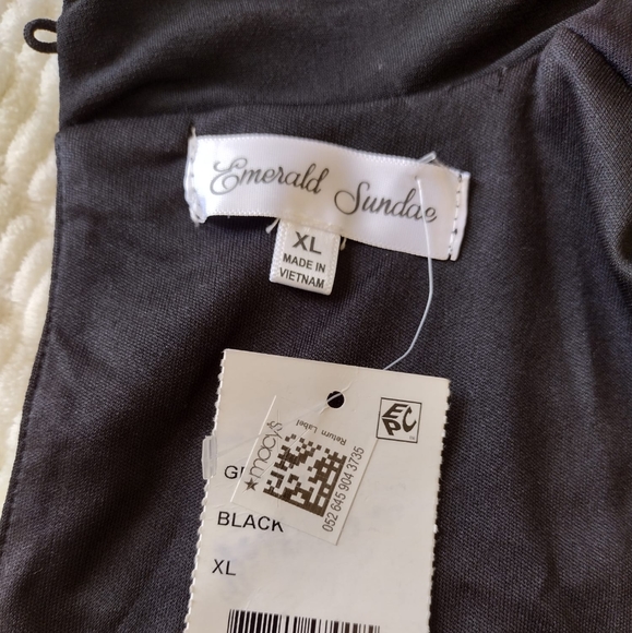 NEW Emerald Sundae XL Black Two-Piece Top and Skirt - Picture 6 of 6